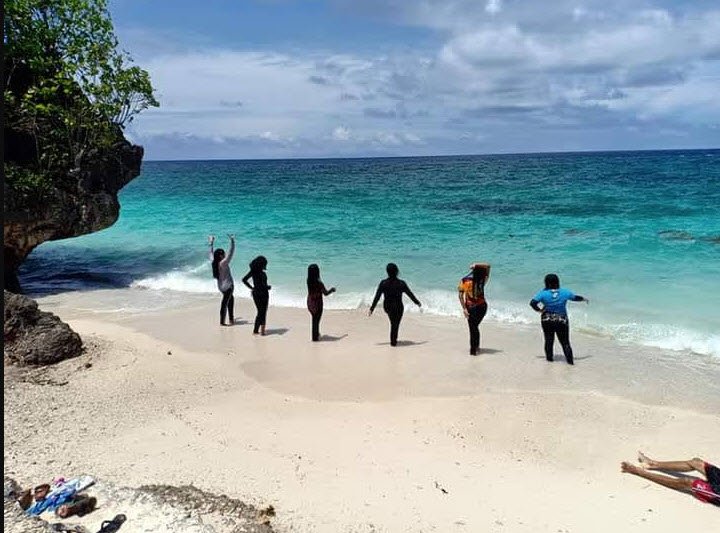 Bugnao Beach, Anda, Bohol, Philippines